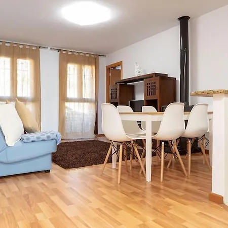 Coqueto En * Valdelinares (Aragon)